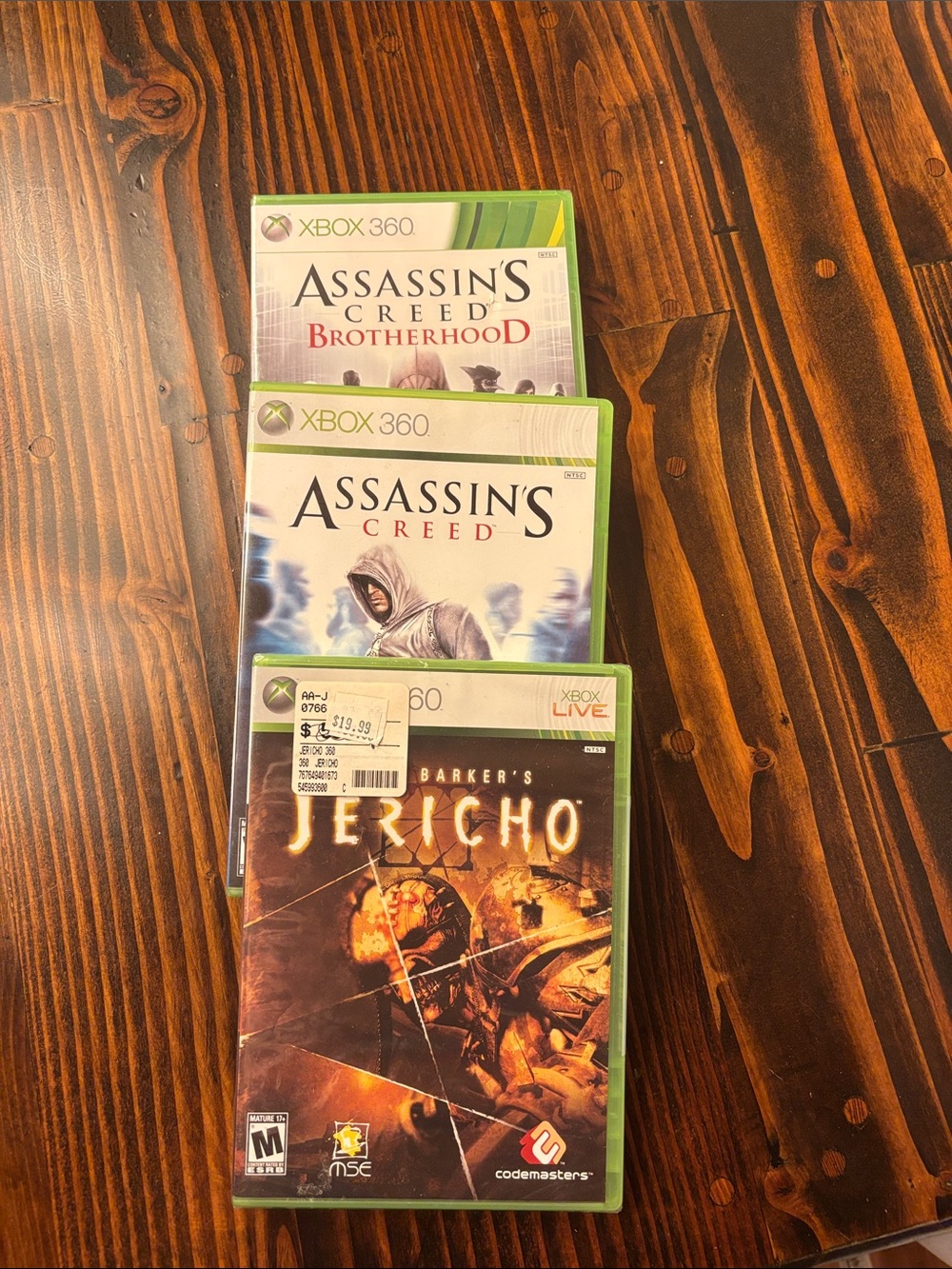 Game Bundle - Assassin's Creed (White) & Jericho (Brown)